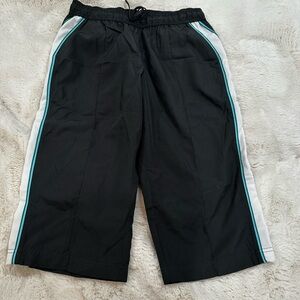 Size M capris